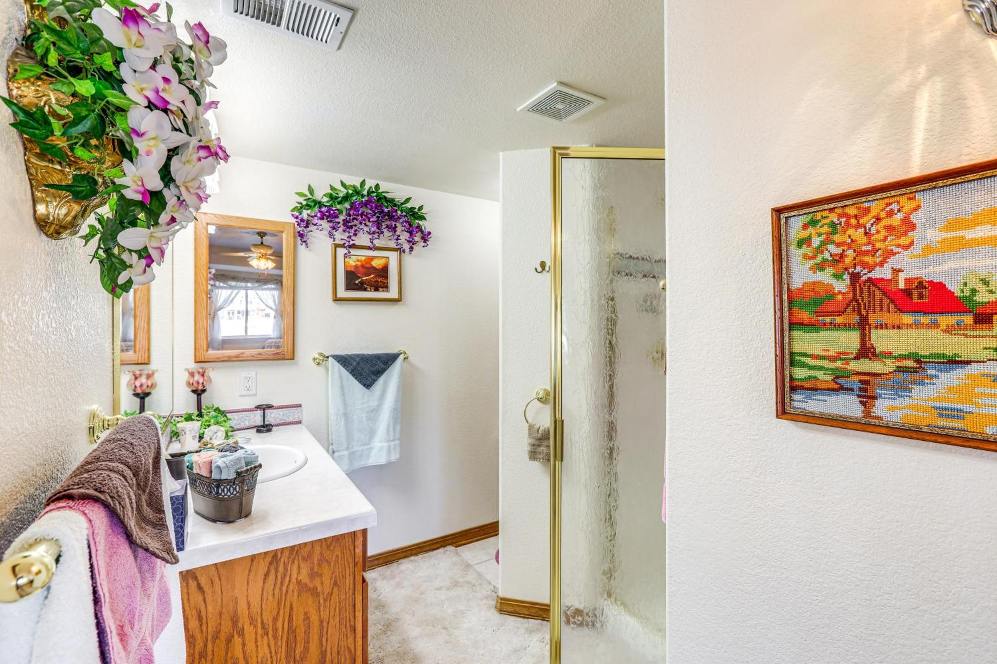 7 Mi To Dtwn Lakefront Gem With Dock! Apartment