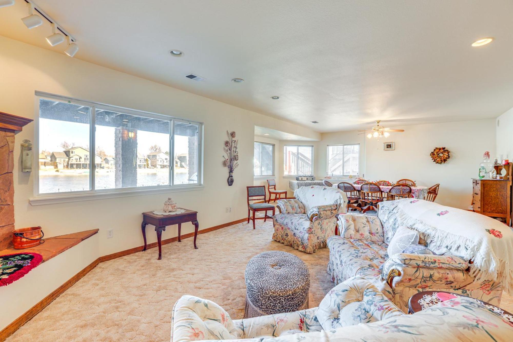 7 Mi To Dtwn Lakefront Gem With Dock! Apartment