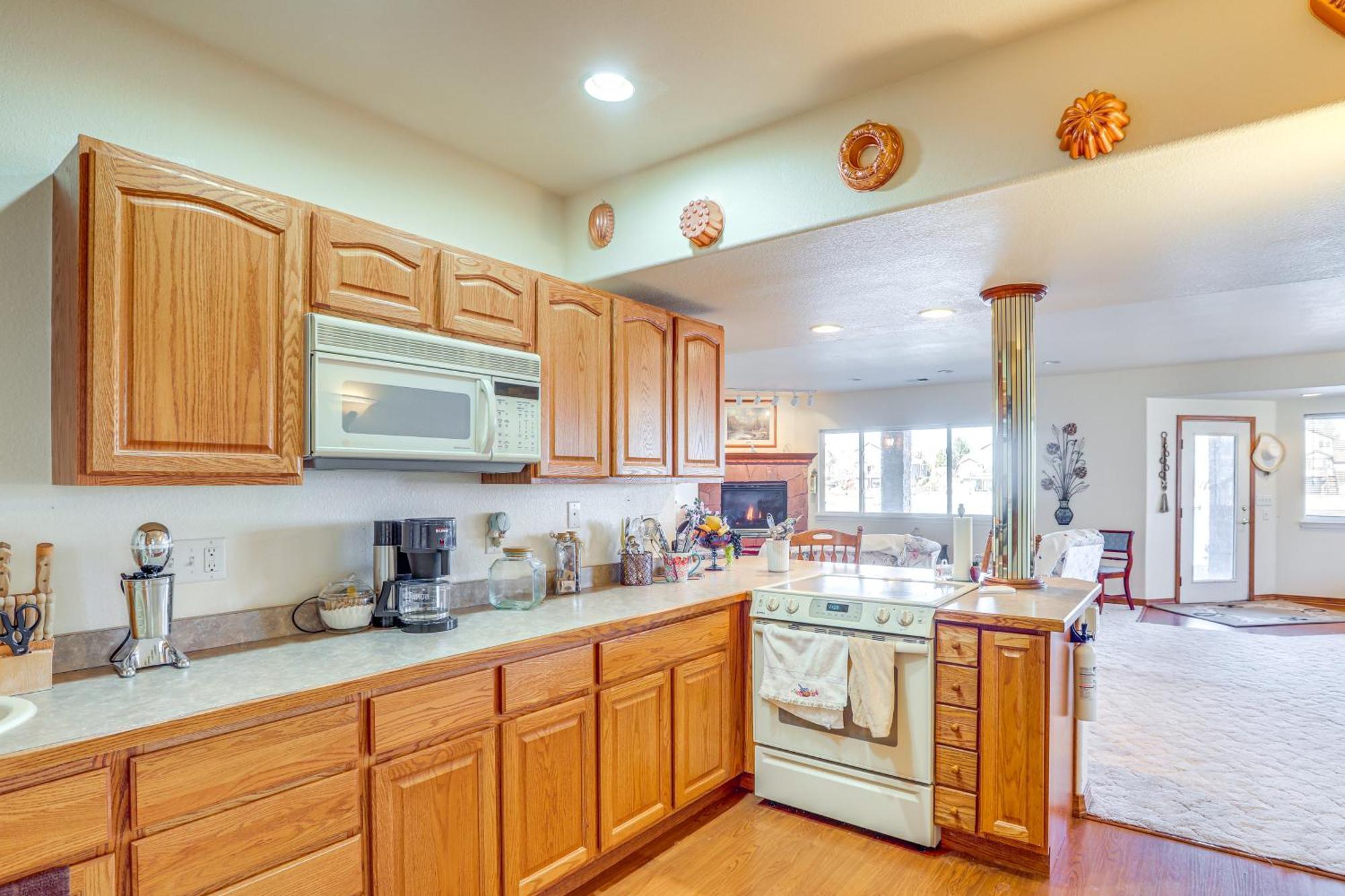 7 Mi To Dtwn Lakefront Gem With Dock! *